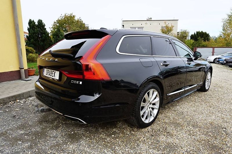 Volvo V90 (2019) INSCRIPTION POLESTAR 2,0 D5 17 - fotka 4 z 53