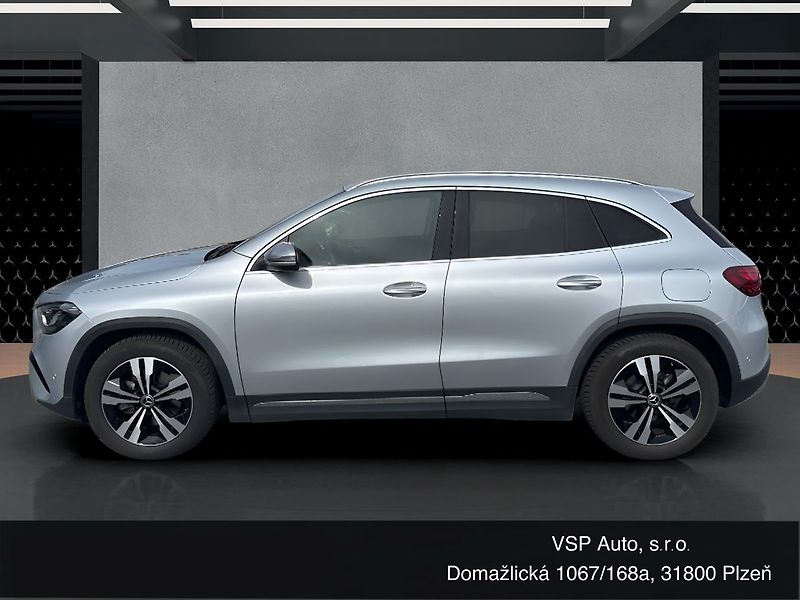 Mercedes-Benz GLA PROGRESSIVE 200d 4MATIC - fotka 2 z 19