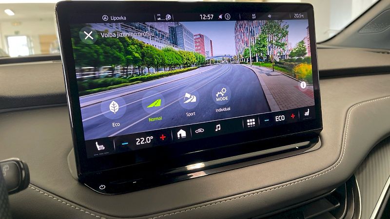 Škoda Enyaq (2022) Sportline 60 132kW - fotka 25 z 32