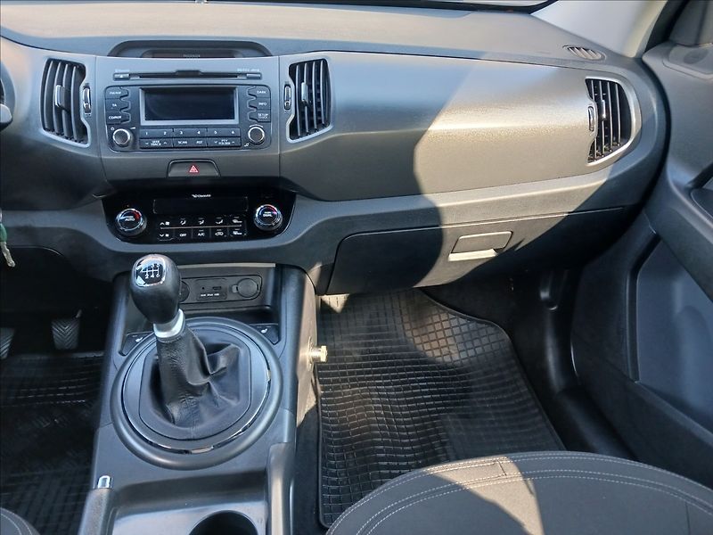 Kia Sportage 2,0 CRDI 4x4 1 majitel, tažné - fotka 12 z 21
