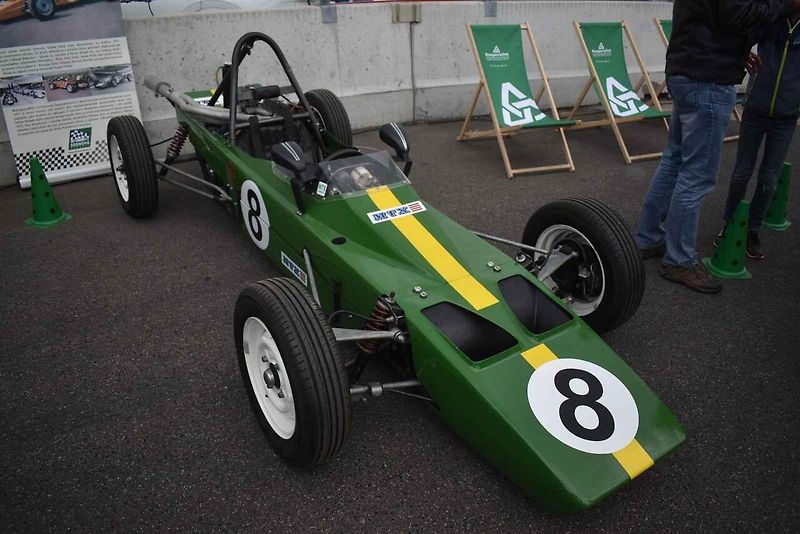 Na svoji dobu technicky vyspělá formule bývá k vidění například na akci Sosnová Classic.