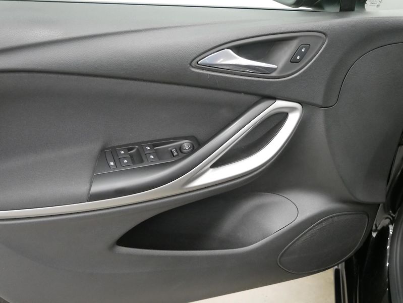 Opel Astra - fotka 12 z 24