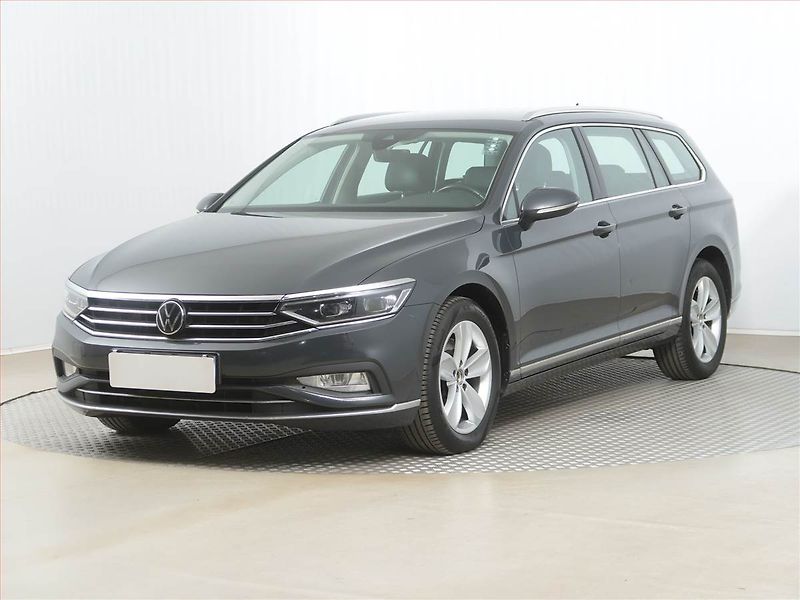 Volkswagen Passat (2020) 2.0 TDI, Kůže, Navi, Tempomat - fotka 2 z 16