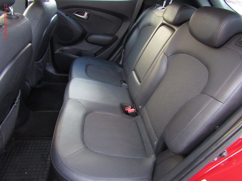 Hyundai ix35 (2010) 2.0CVVT, ČR, AC, TZ - fotka 10 z 16