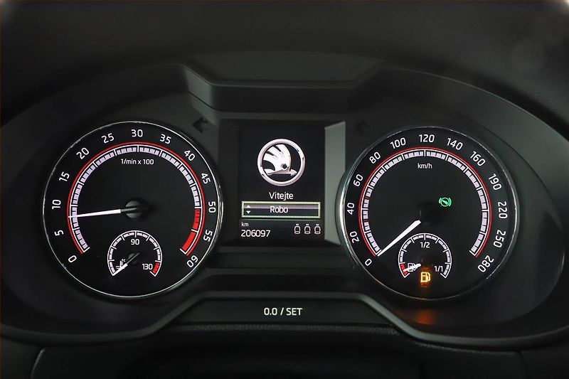 Škoda Octavia (2017) RS 2.0 TDI, Automat, Navi - fotka 8 z 17
