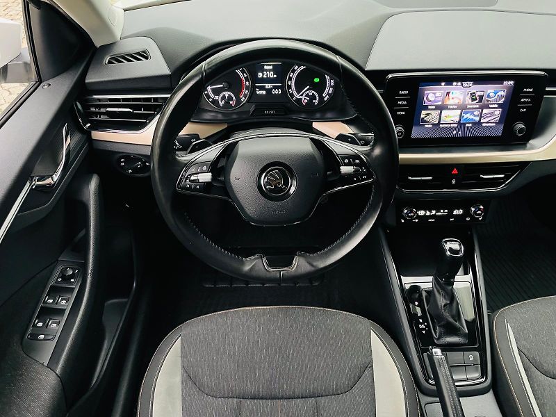 Škoda Scala 1.6TDI AUTOMAT SERVISKA TAŽNÉ - fotka 25 z 46