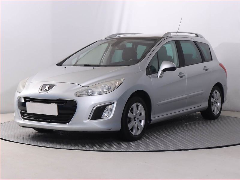 Peugeot 308 (2013) 1.6 HDi, Serv.kniha, nová STK - fotka 2 z 17