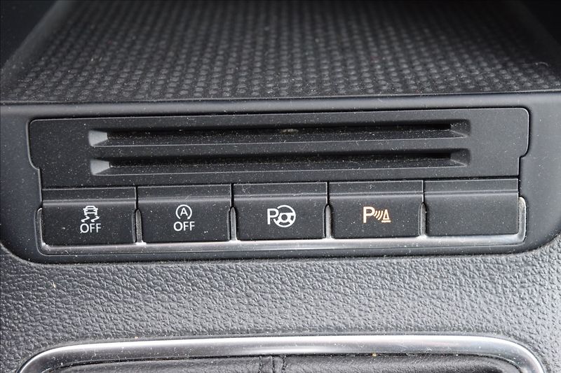 Volkswagen Tiguan 2,0 TDi 81KW R-LINE - fotka 45 z 51