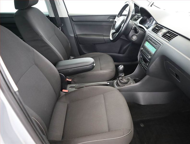 Škoda Rapid (2013) Ambition 1.6 TDI - fotka 7 z 15