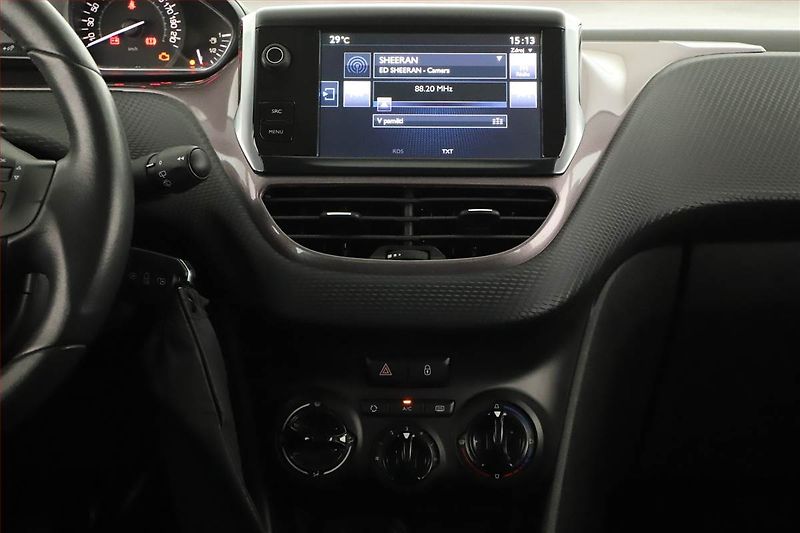 Peugeot 2008 (2015) 1.2 PureTech, Serv.kniha - fotka 10 z 12