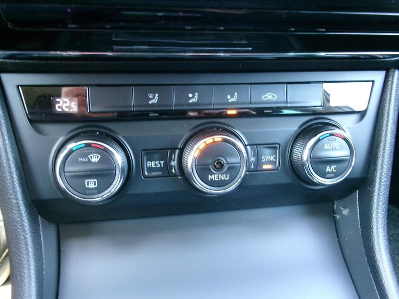 Škoda Superb (2016) 1.6 TDi 88kW - fotka 12 z 12