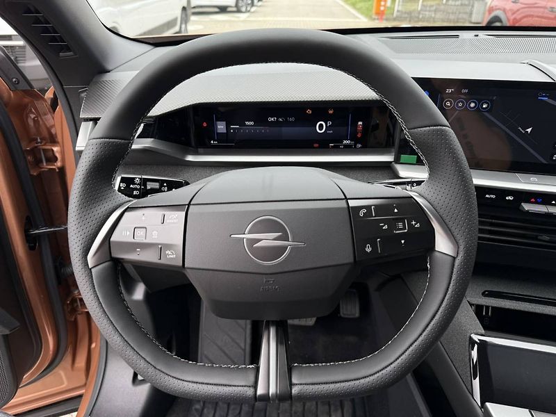 Opel Grandland GS Hybrid 1.2 TURBO (107kW/145 - fotka 12 z 25