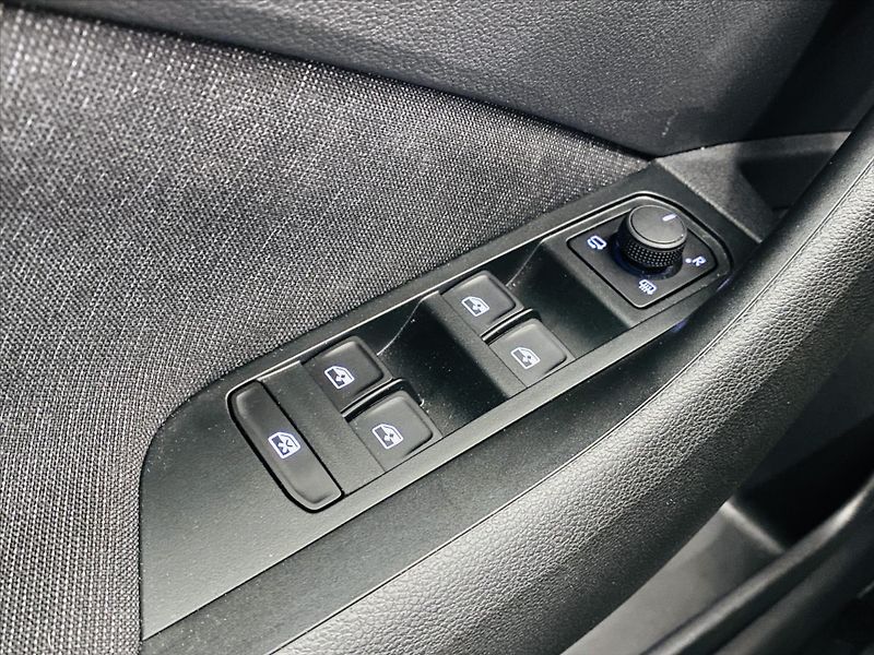 Škoda Scala 1,0 TSI 85kW Selection - fotka 18 z 25