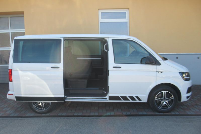Volkswagen Multivan 2.0 TDI DSG 4MOTION AUT. KLIMA - fotka 4 z 24