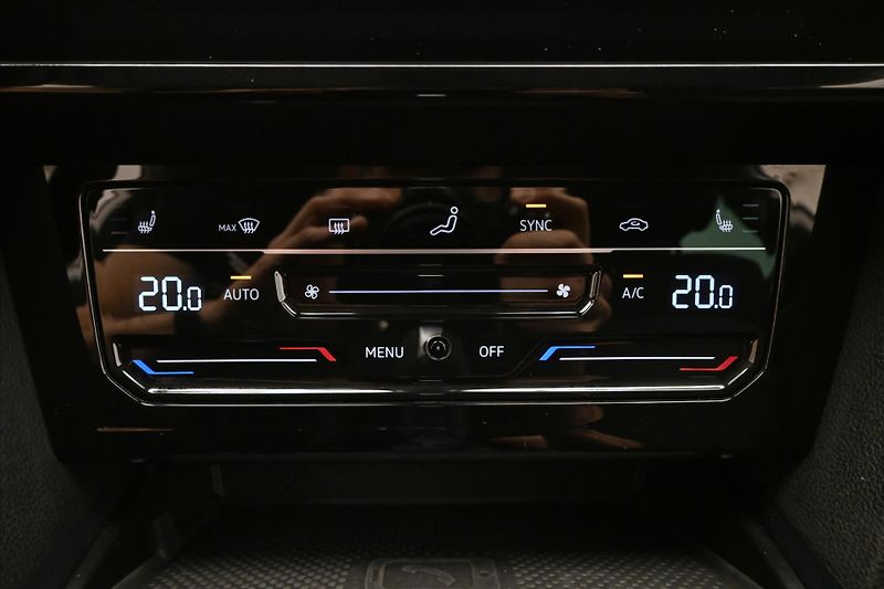Volkswagen Passat 2,0 TDI 110kW DSG Business Zár - fotka 21 z 32