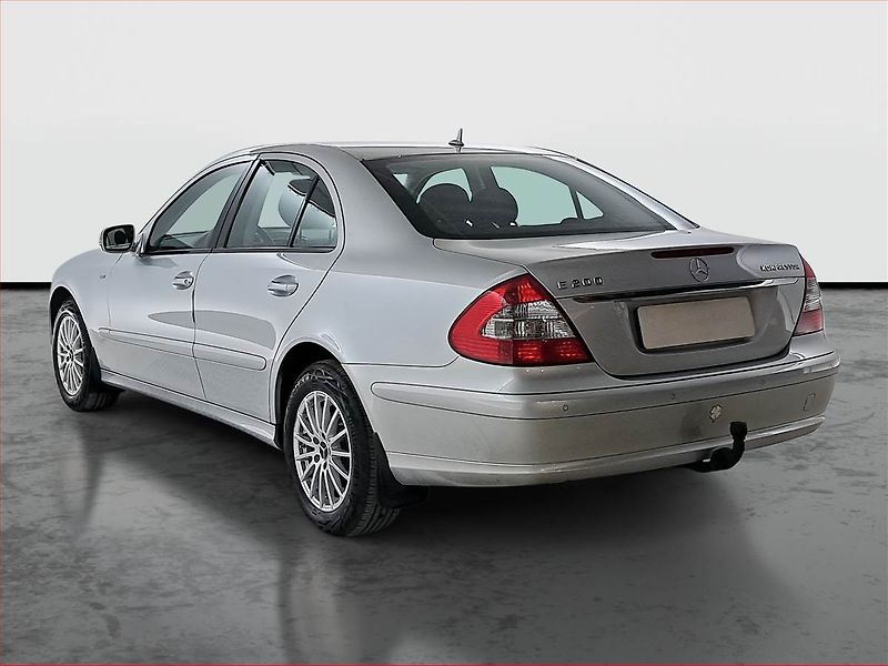 Mercedes-Benz Třídy E (2007) E 200 Kompressor, Automat - fotka 4 z 20