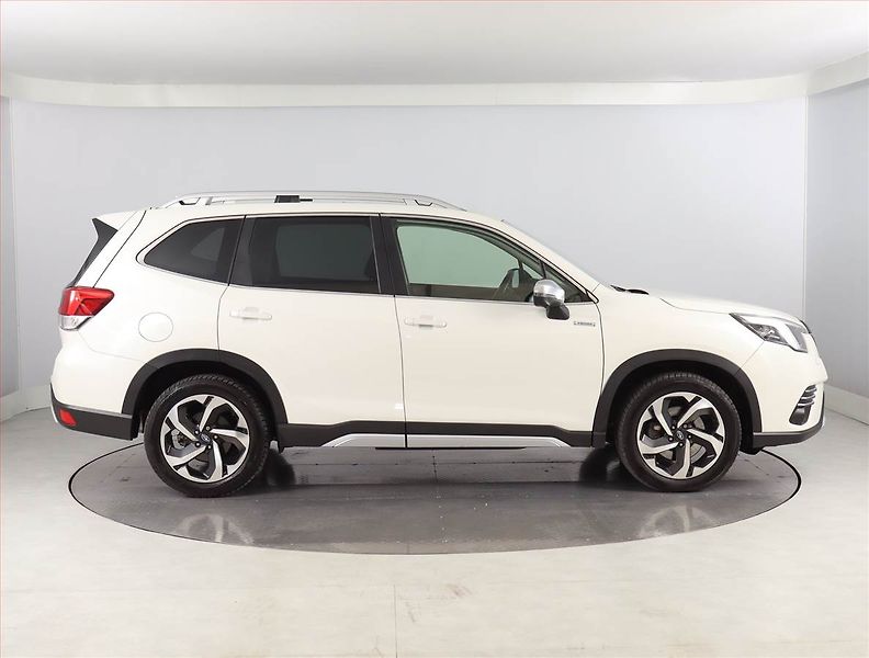 Subaru Forester (2023) 2.0 e-Boxer MHEV - fotka 6 z 29