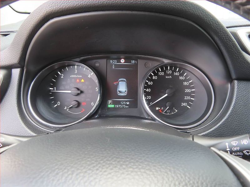 Nissan Qashqai (2015) 1.6 dCi, Automat, Serv.kniha - fotka 11 z 20