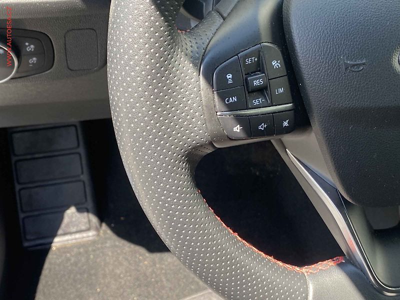 Ford Focus (2020) 1.0 EB, ST-Line, LED, navi - fotka 13 z 20