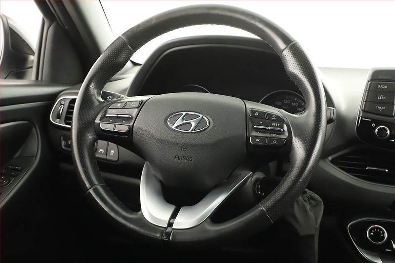 Hyundai i30 (2018) 1.4 T-GDI, Serv.kniha - fotka 8 z 14