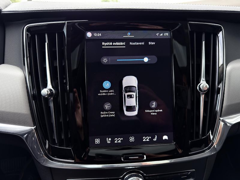 Volvo S90 T8 AWD // ULTIMATE // 335 kW - fotka 32 z 50