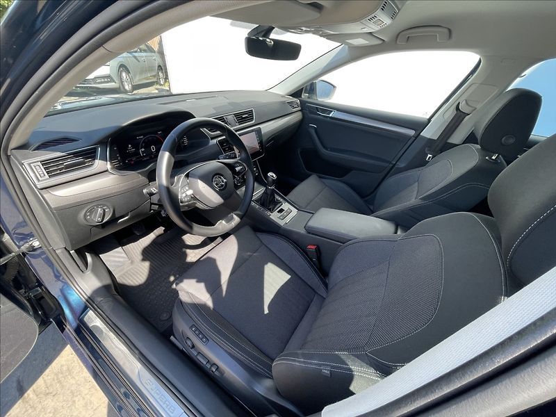 Škoda Superb 2,0 TDI Style NAVI+Kamera 360° - fotka 4 z 23