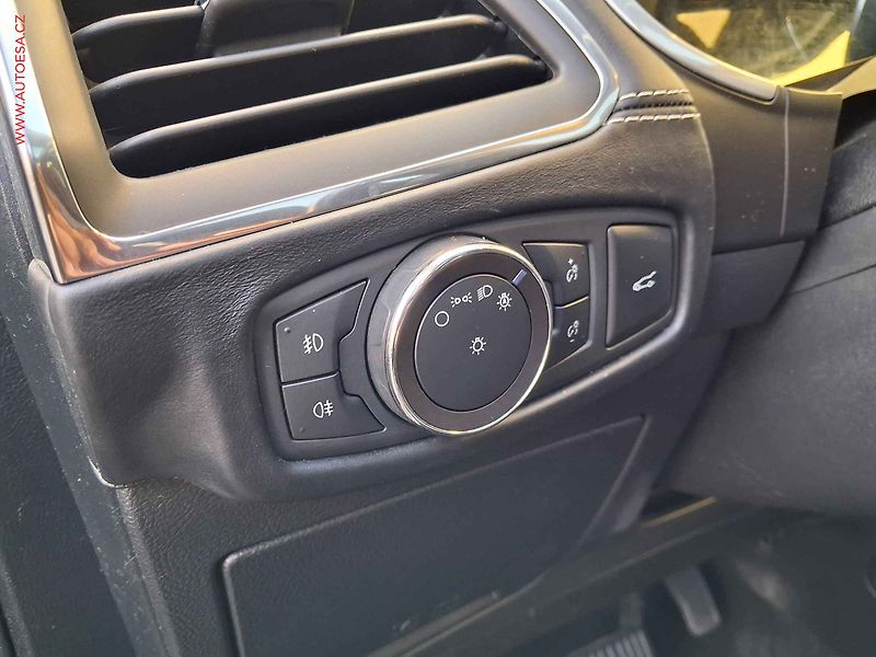 Ford S-MAX (2019) 2.0TDi 4x4, Vignale, AT, LED - fotka 15 z 18