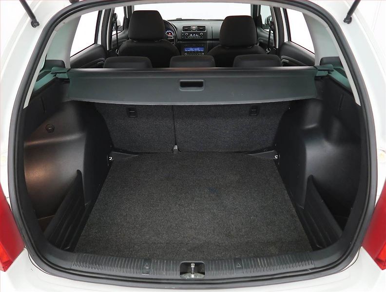 Škoda Fabia (2014) Elegance 1.4 16V, Serv.kniha - fotka 13 z 19