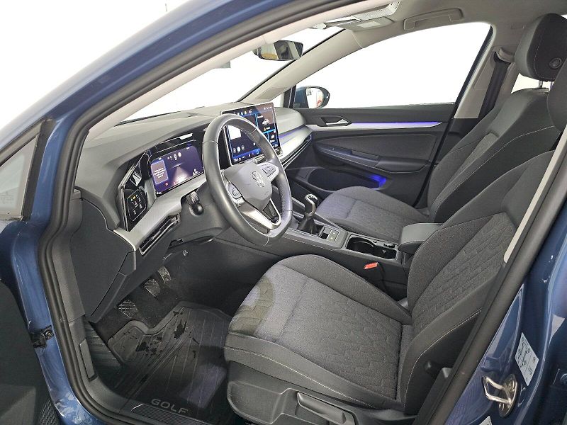 Volkswagen Golf (2024) 1,5 TSI 85kW LIFE - fotka 6 z 27