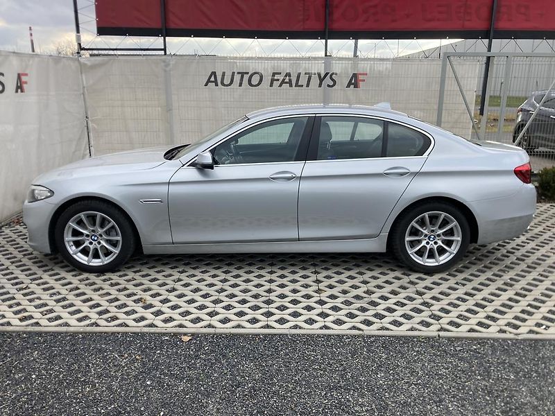 BMW Řada 5 2,0 525 XD ČR servis - fotka 7 z 29