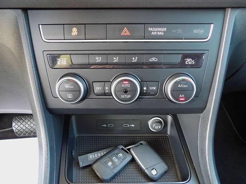 Seat Ateca 2.0TDI 110kW DSG Virtual LED - fotka 10 z 30