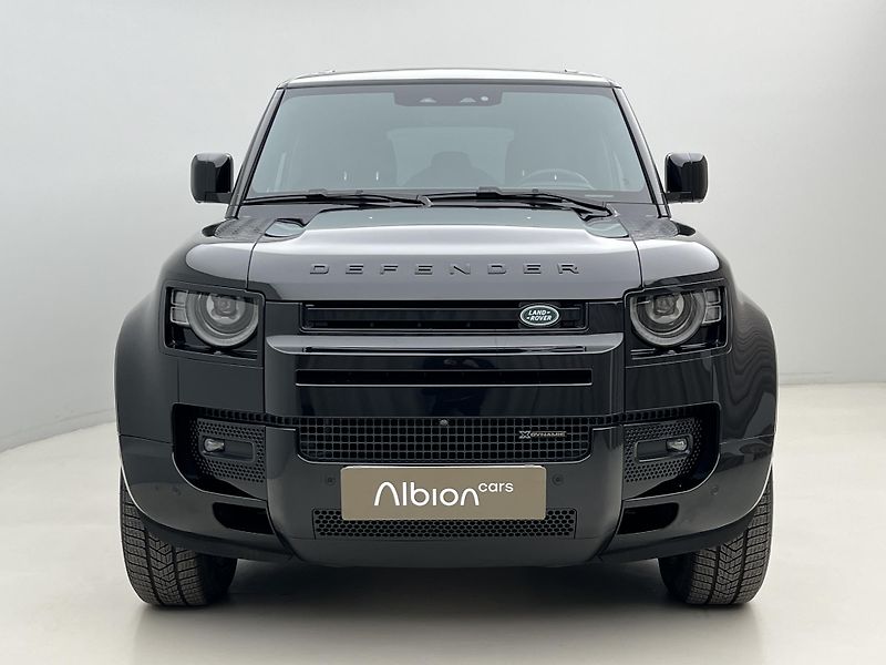Land Rover Defender 110 D250 X-DYNAMIC HSE 1. maj - fotka 13 z 57