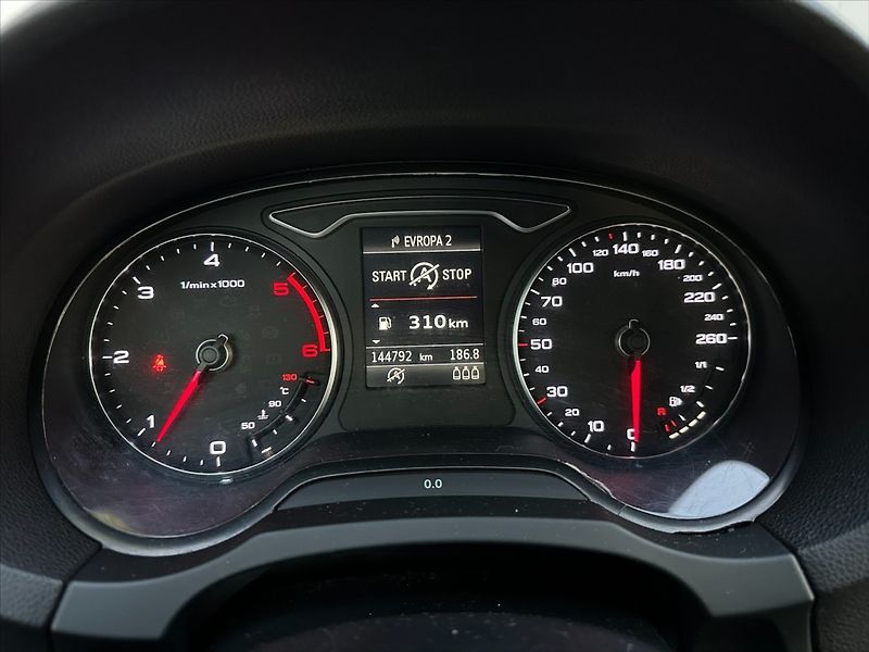 Audi A3 1,6 81kW  Sportback - fotka 22 z 45