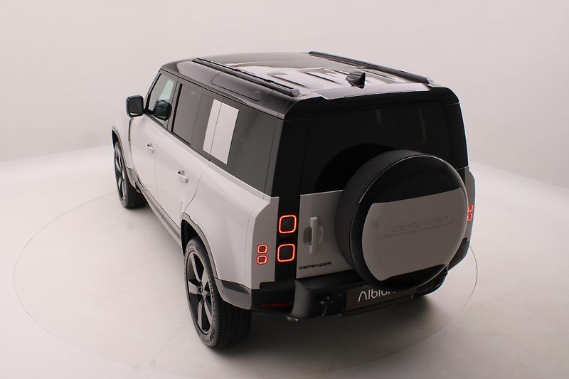 Land Rover Defender 110 D350 X-Dynamic HSE - fotka 16 z 59
