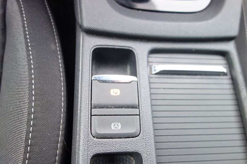 Škoda Octavia 2,0TDi 85kW Style !Koup v ČR! - fotka 13 z 36