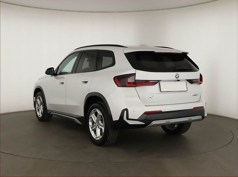 BMW X1 (2025) sDrive18i, Full LED, Navigace - fotka 4 z 18