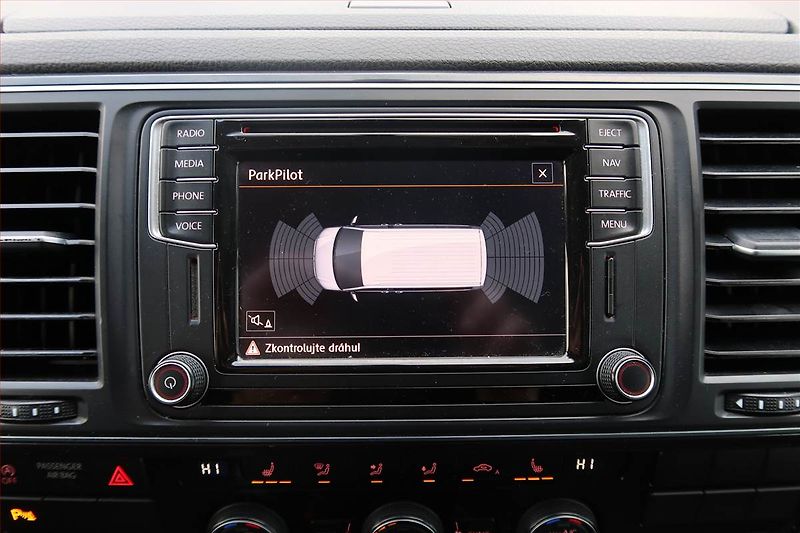 Volkswagen Multivan (2015) Comfortline 2.0 TDI, DPH - fotka 16 z 17