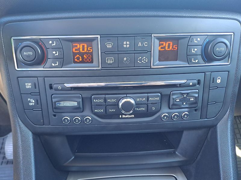 Citroën C5 (2013) 2.0 HDi PĚKNÝ STAV - fotka 21 z 30