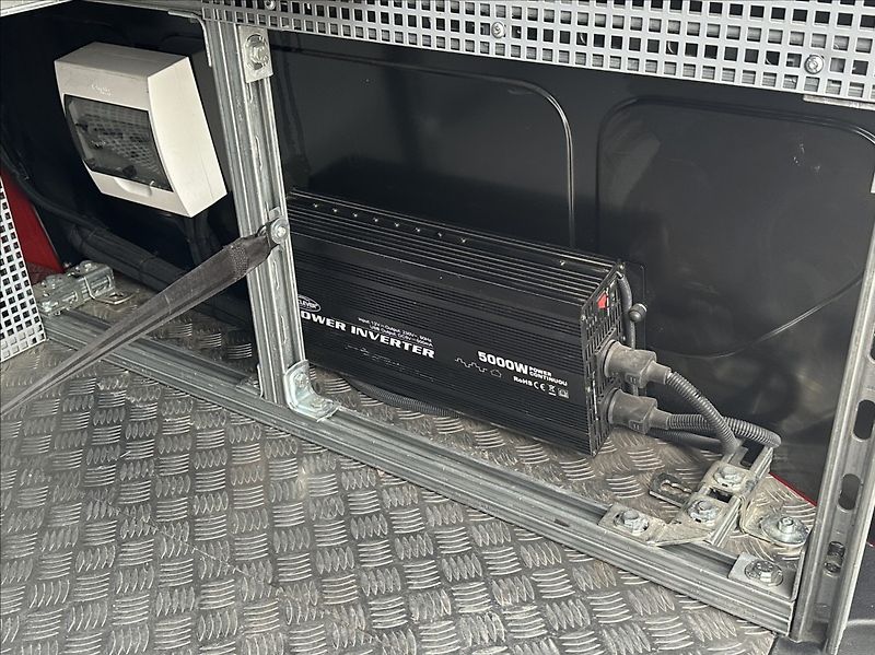 Volkswagen Transporter 2,0 TDI 150PS  L2H1 DSG Dílna - fotka 39 z 53