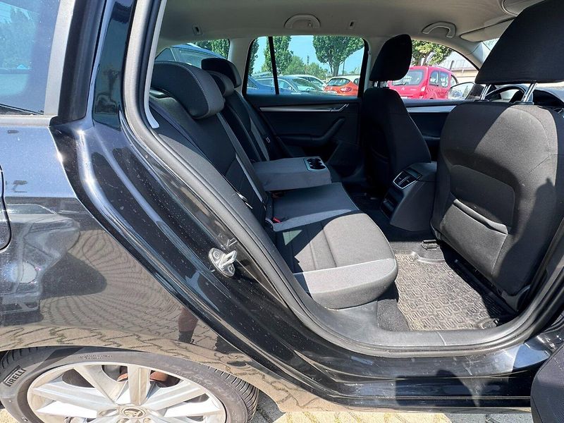 Škoda Octavia (2015) 1,4 TSI 110 KW SERVIS STK - fotka 33 z 50