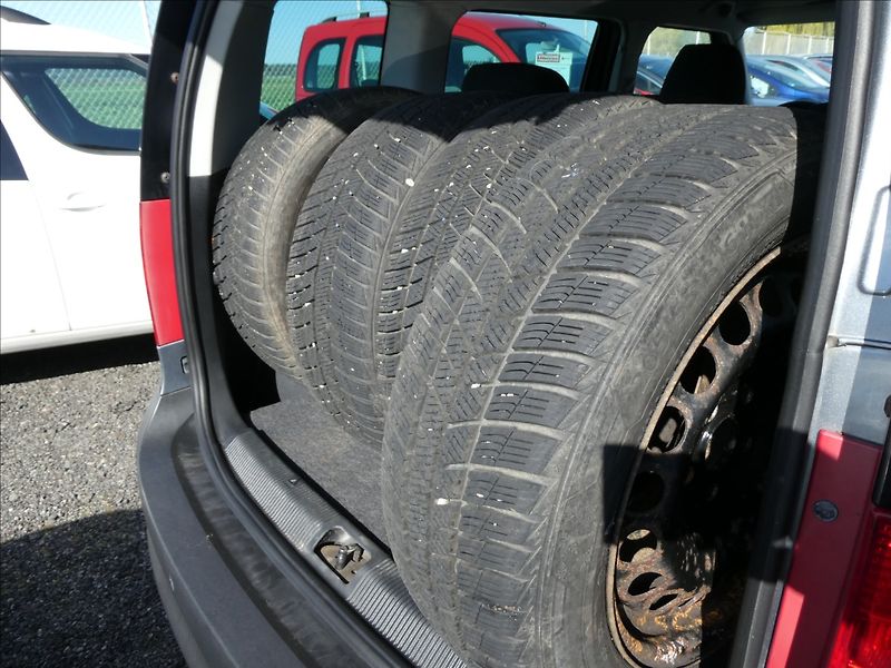 Škoda Yeti 1,8 TSI 118 kW Experience 4x4 - fotka 49 z 49