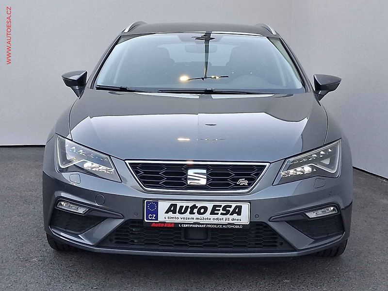 Seat Leon (2018) 1.8 TSi, FR, LED, navi, TZ - fotka 2 z 17