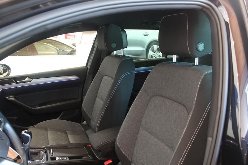 Volkswagen Passat (2023) 2.0TDI R-Line Paket Nez.Topení - fotka 18 z 41
