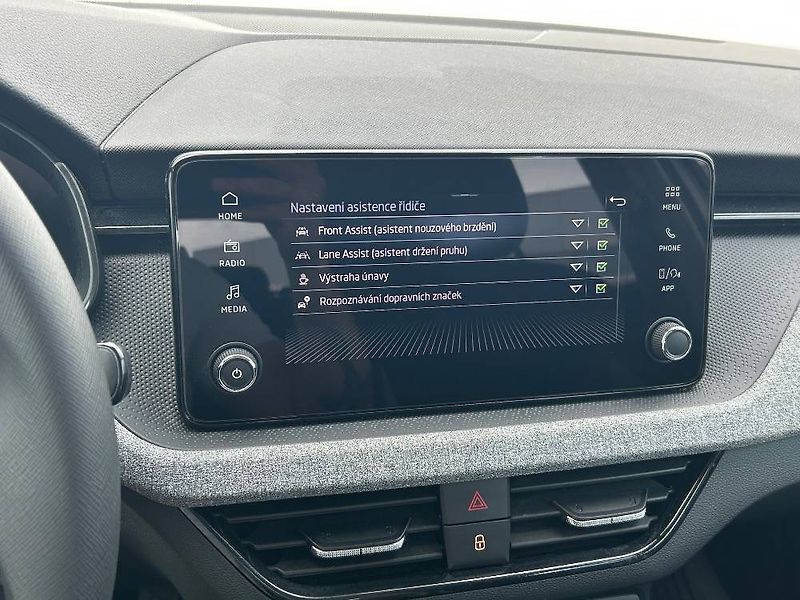 Škoda Kamiq Selection 6MP 1,0TSI - fotka 15 z 22