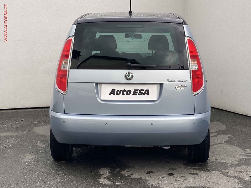 Škoda Roomster (2011) 1.4 16V, ČR, Ambiente, zámek - fotka 5 z 15