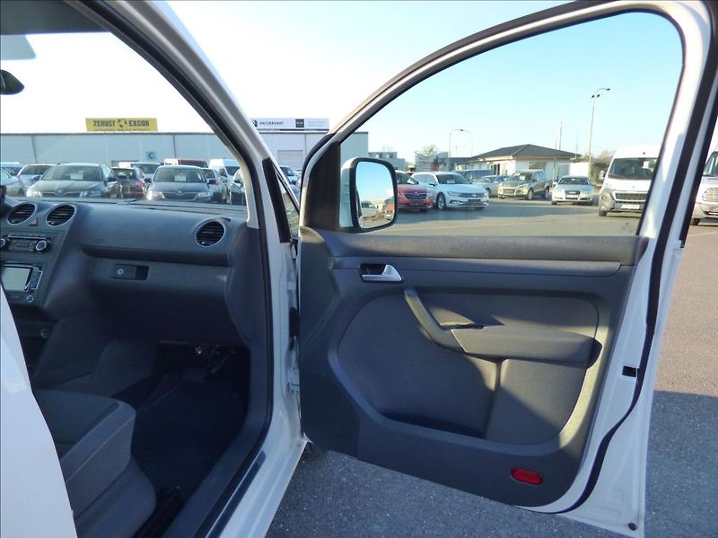 Volkswagen Caddy 2,0 TDI  Cup DSG - fotka 16 z 39