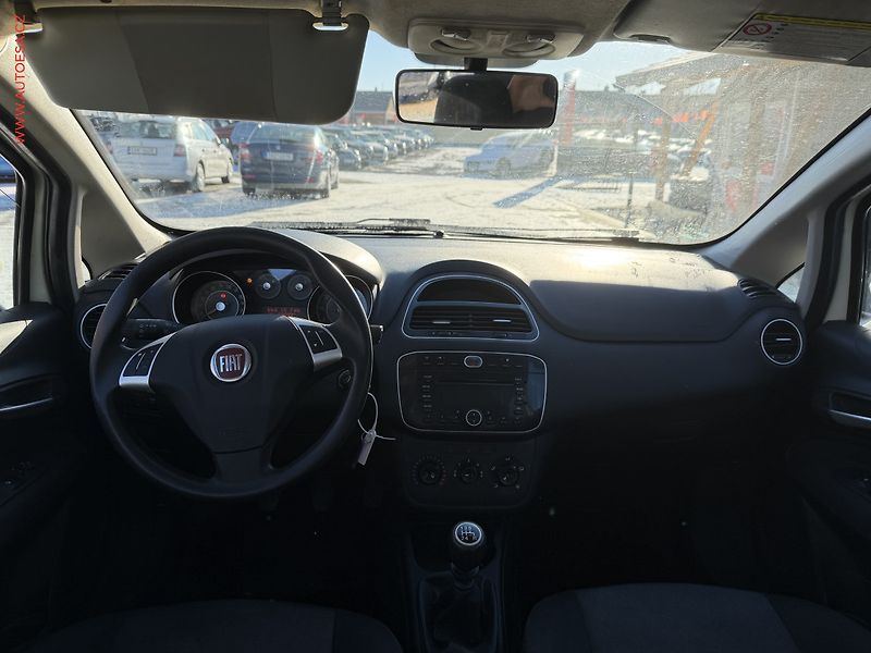 Fiat Punto (2014) 1.4i, ČR - fotka 8 z 16