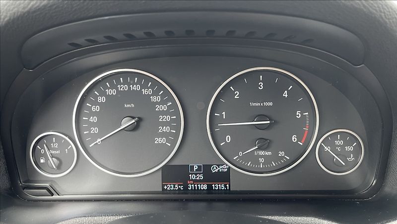 BMW X3 3,0 D,X-Drive,190kW - fotka 14 z 26