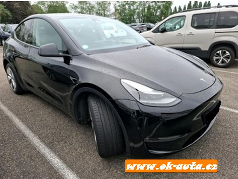 Tesla Model Y LONG RANGE AWD SoH 97% - fotka 2 z 7