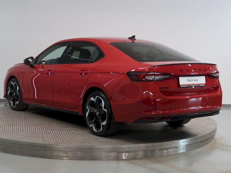 Škoda Superb (2025) SPORTLINE 2.0TSI 195KW 4x4 DSG - fotka 7 z 48